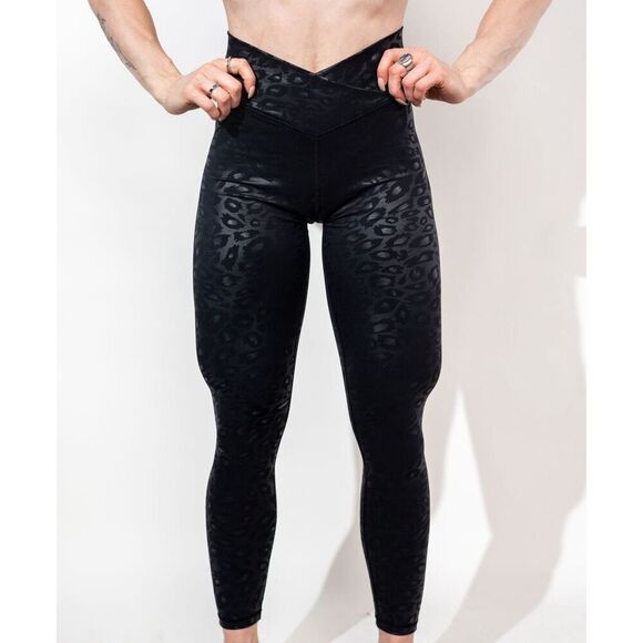 ACBikinis NWT Glossy Cheetah Print Butt Scrunch Leggings in Black Size Small - Picture 2 of 8